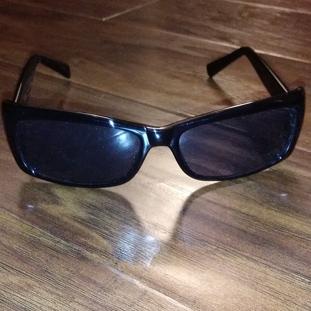 Black sunglasses
